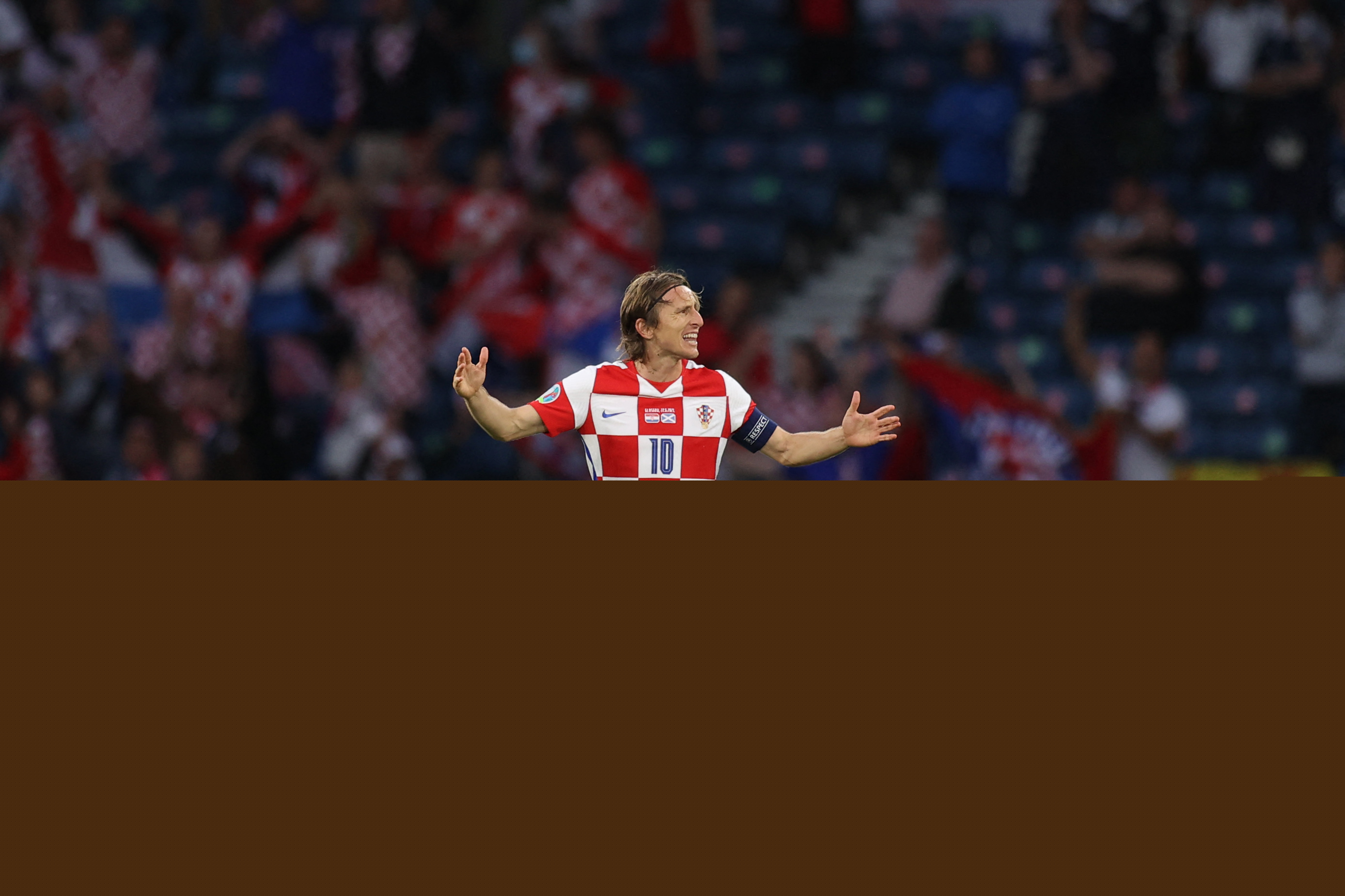 里昂15岁潜力中锋泽科维奇：崇拜哈兰德和DV9的左脚射手