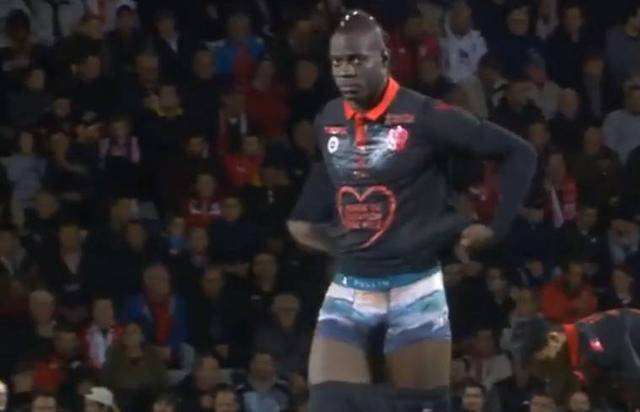 比朔夫：祝贺卡尔完成德青队首秀，他每次拿球观众都惊叹不已