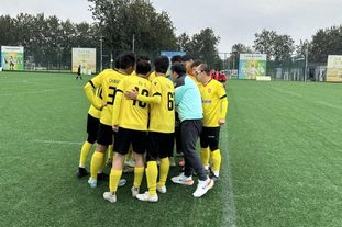 收到国足纪念球衣，尹鸿博：感谢祖国，为国出战是最大骄傲