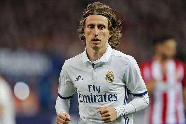 发布仅4个小时后，梅西造访诺坎普社媒动态点赞已突破1000万