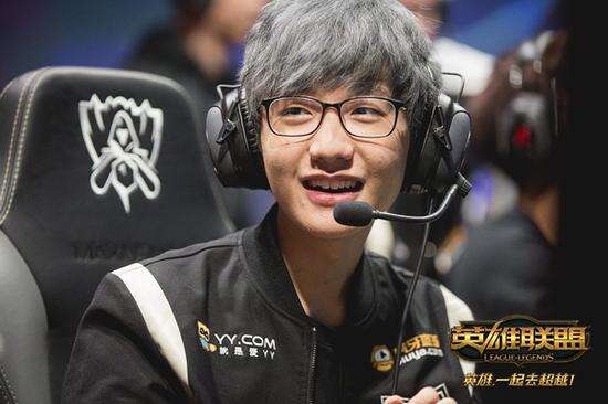 通过精准引 通过精准引